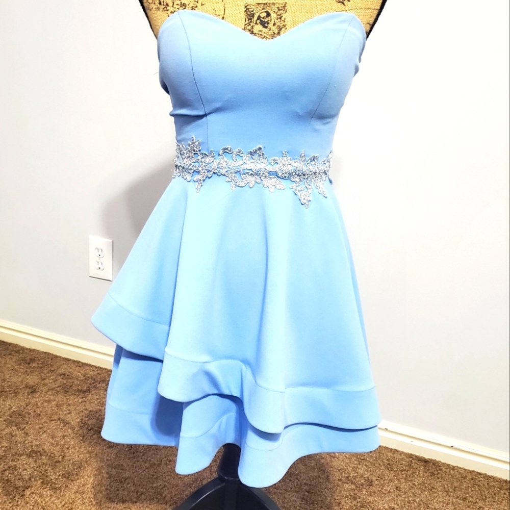Juniors size 1/2 formal dress B.Darlin